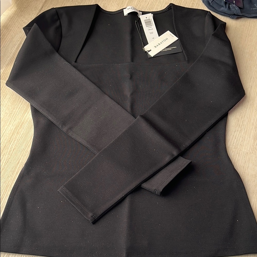 Aritizia Babaton Calla Black long sleeve top